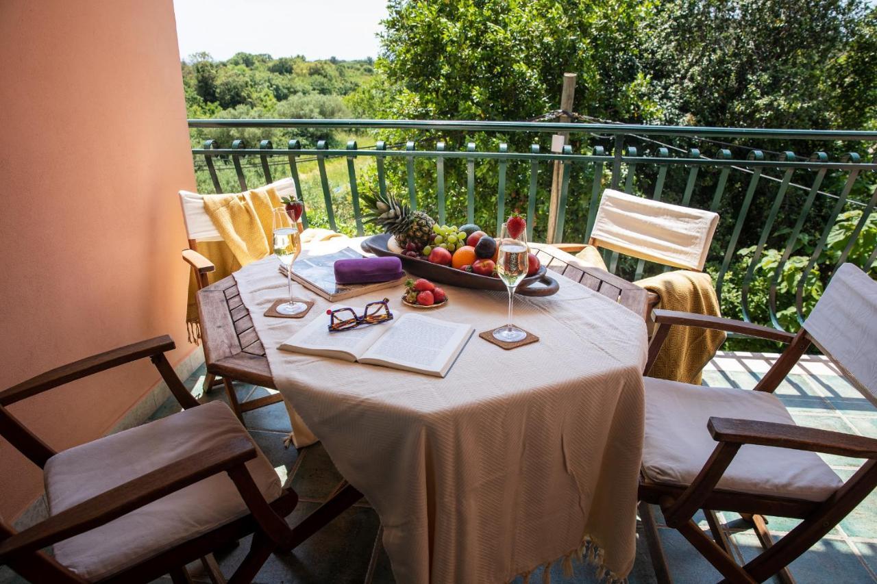 Villa Mareonda - Apartments Sussurro Ровин Екстериор снимка