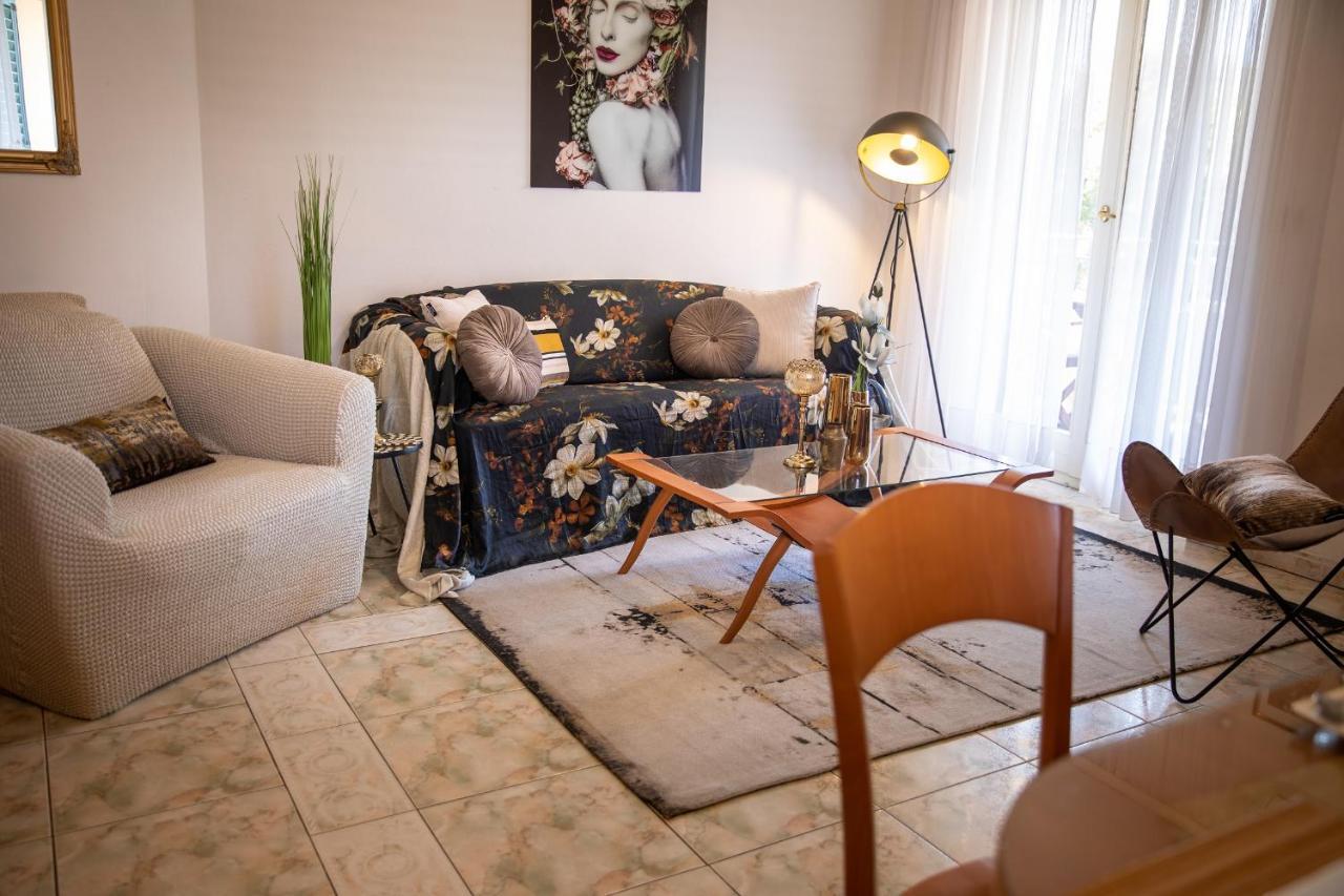 Villa Mareonda - Apartments Sussurro Ровин Екстериор снимка