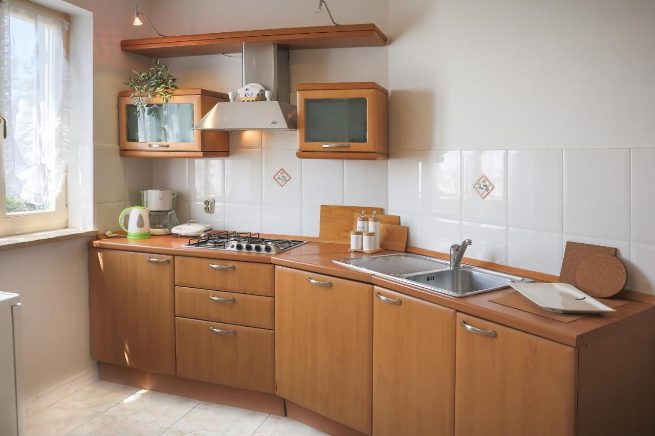 Villa Mareonda - Apartments Sussurro Ровин Екстериор снимка
