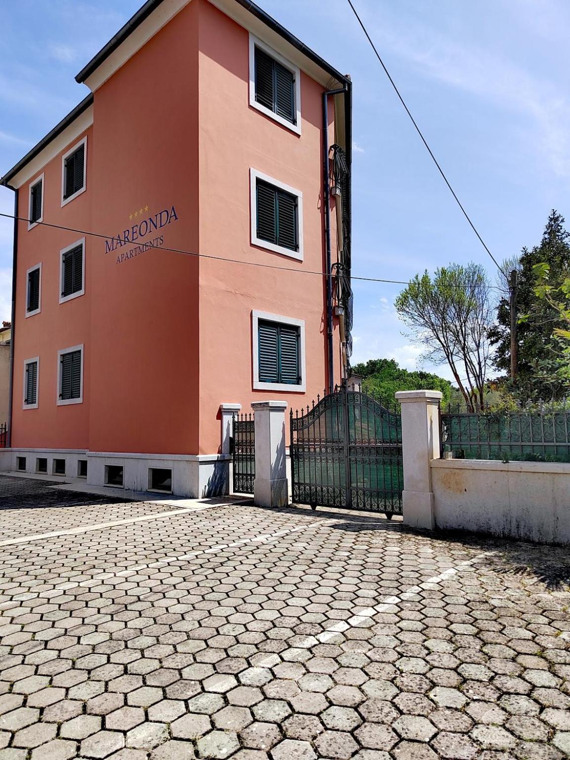 Villa Mareonda - Apartments Sussurro Ровин Екстериор снимка