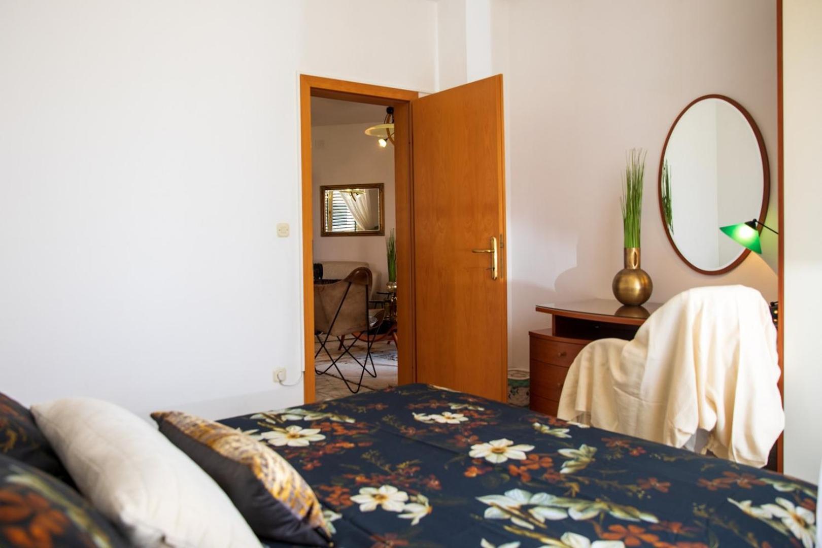 Villa Mareonda - Apartments Sussurro Ровин Екстериор снимка