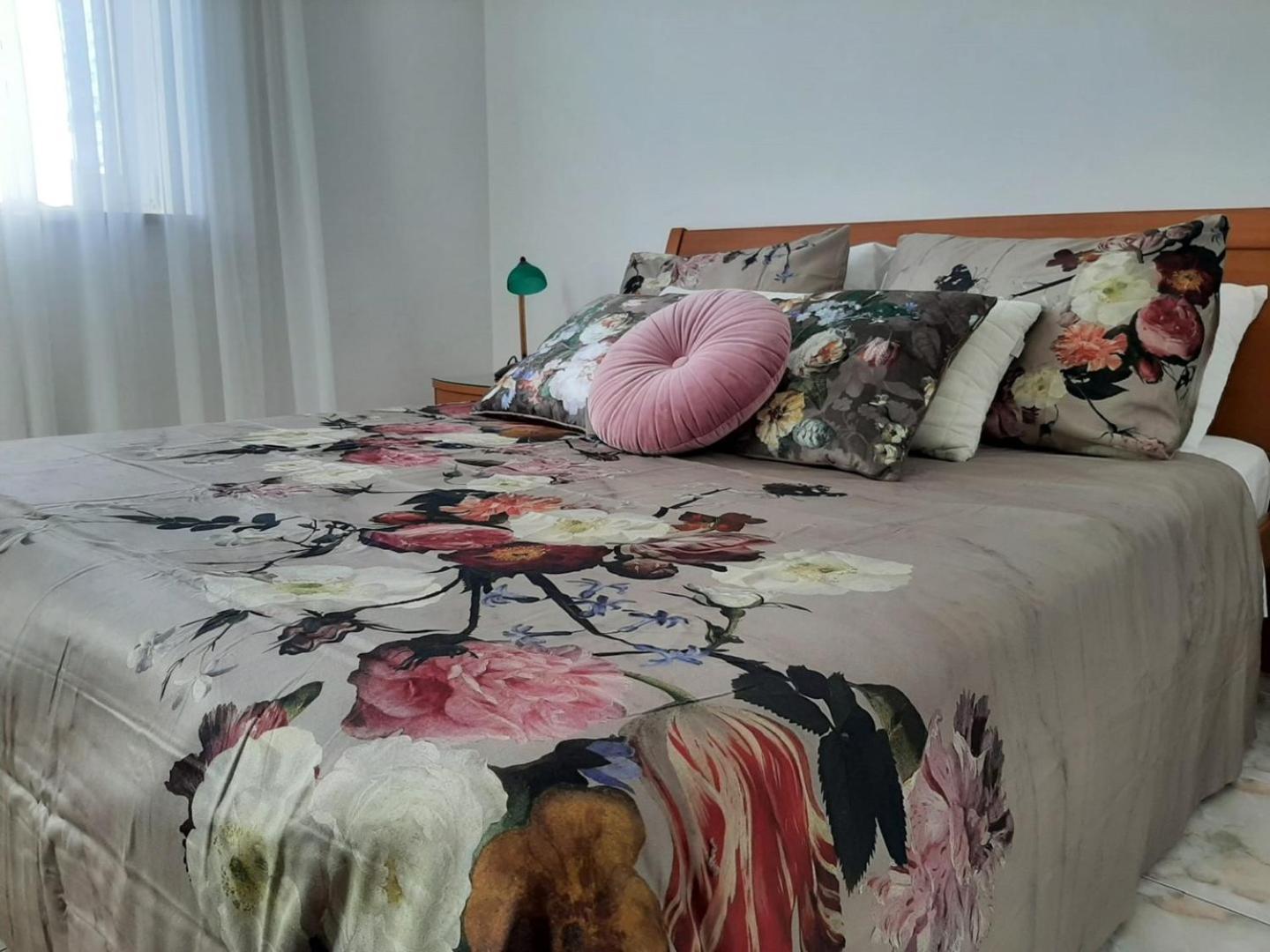 Villa Mareonda - Apartments Sussurro Ровин Екстериор снимка