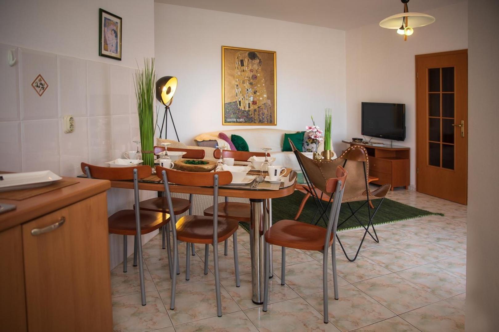 Villa Mareonda - Apartments Sussurro Ровин Екстериор снимка